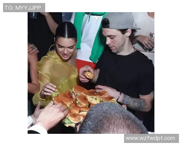 肯豆与足球明星亲密合影引发热议时尚与运动的完美结合